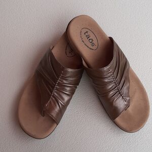 Taos Gift II Ladies Sandals Size 10